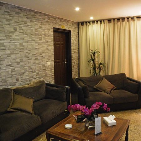 Capri Hotel Suites Amman Exteriör bild