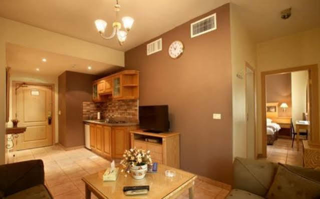 Capri Hotel Suites Amman Exteriör bild