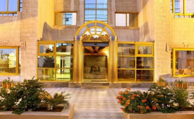 Capri Hotel Suites Amman Exteriör bild