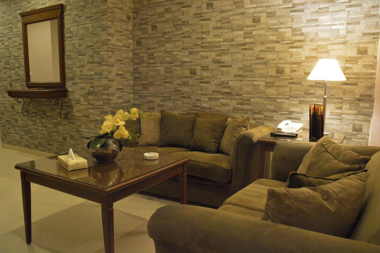 Capri Hotel Suites Amman Exteriör bild