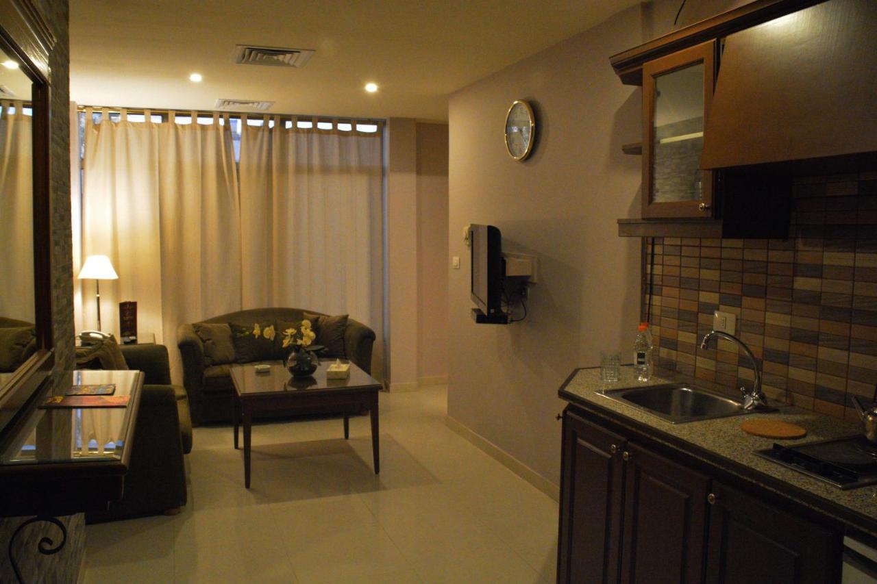 Capri Hotel Suites Amman Exteriör bild