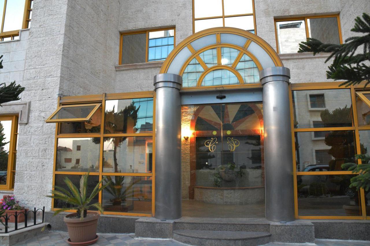 Capri Hotel Suites Amman Exteriör bild