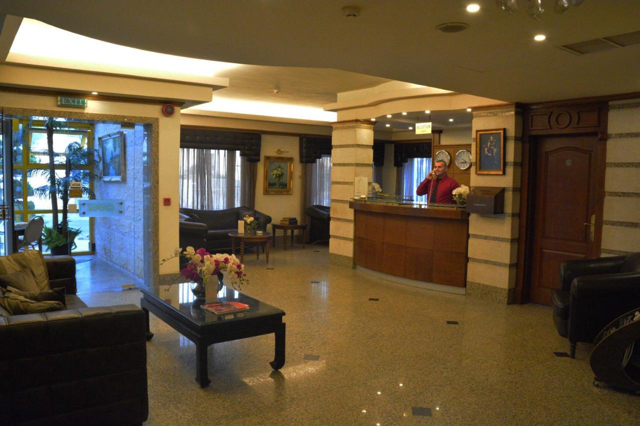 Capri Hotel Suites Amman Exteriör bild